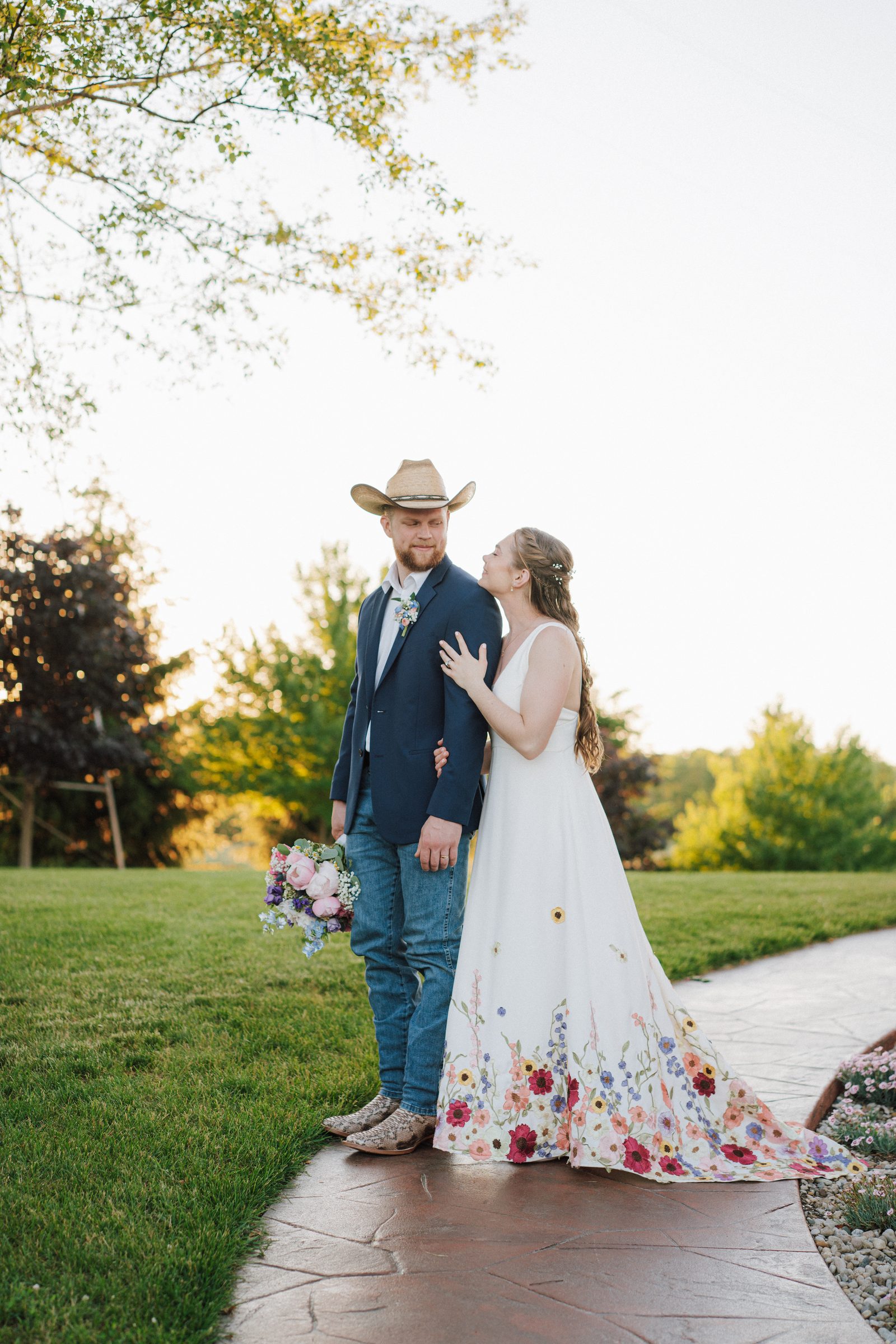 Wedding at Ridge View Ranch barn venue in Kent City, Michigan